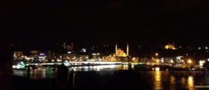 Sicht auf Istanbul bei Nacht