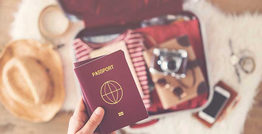 Der Reisepass darf im Urlaubsgepäck nicht fehlen