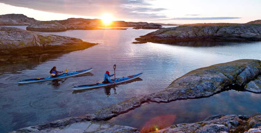 Kajaktour beim Sonnenaufgang in Schweden