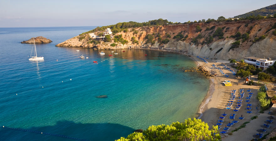 Strand Cala d’Hort auf Ibiza