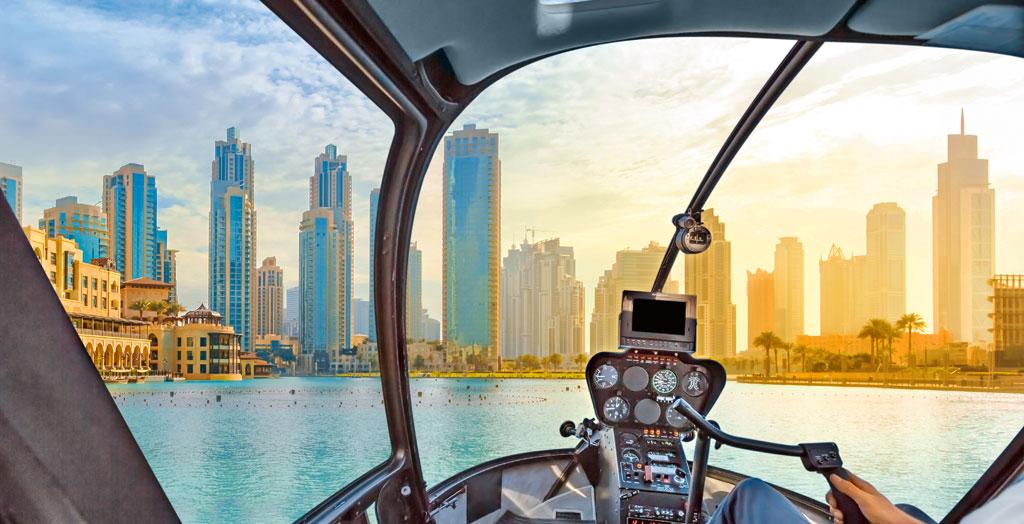 Blick aus einem Helikopter auf Dubai, VAE