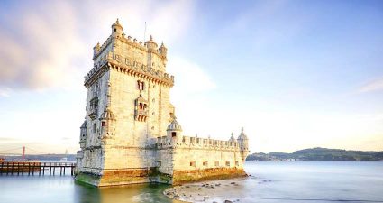 Das Der Torre de Belem ist das Wahrzeichen von Lissabon