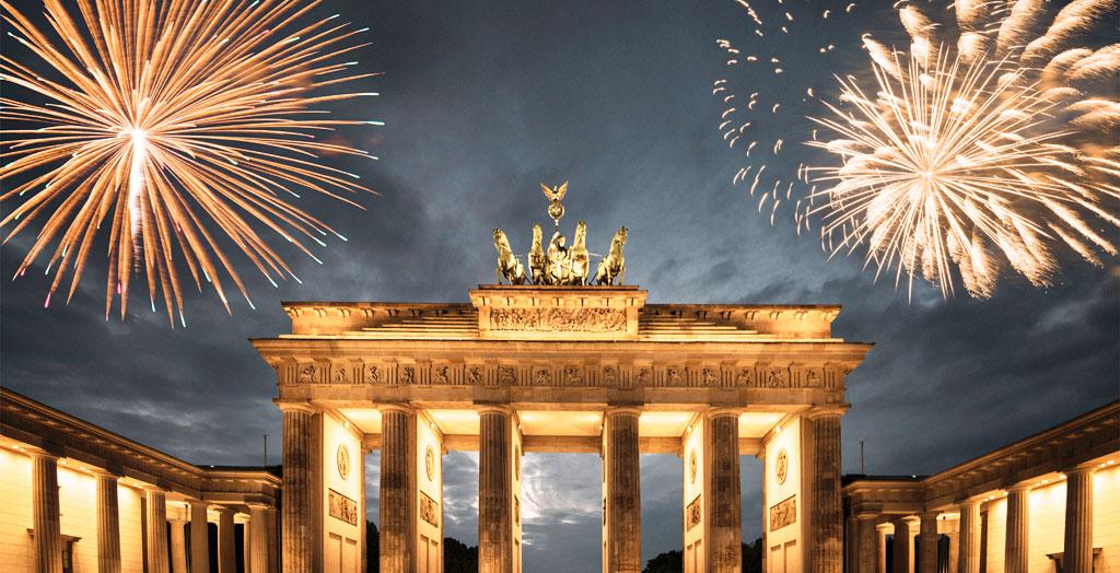 Feuerwerk zu Silvester in Berlin, Deutschland