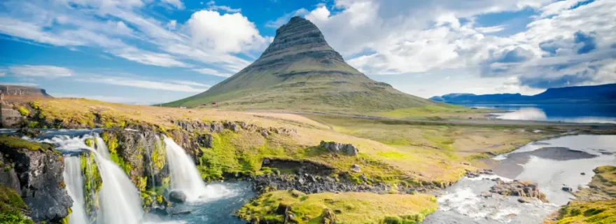 Berg Kirkjufell auf der Halbinsel Snaefellsne in Island