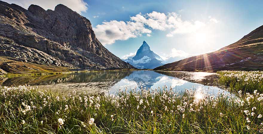 Matterhorn und Riffelsee in der Schweiz