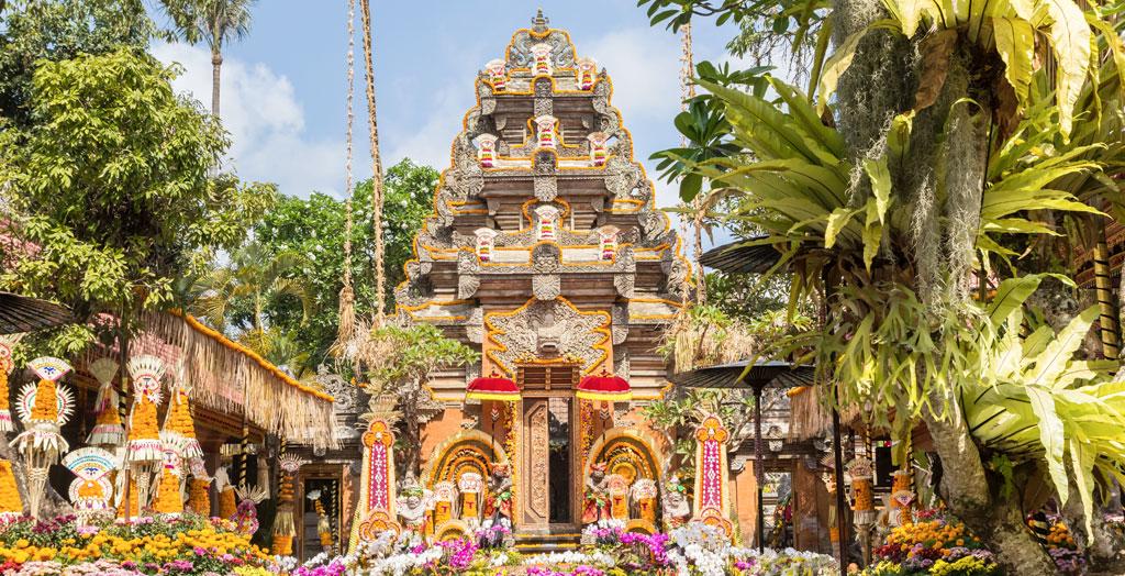 Tempel und Garten des Ubud-Palastes auf der Insel Bali, Indonesien