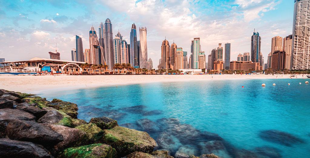 Blick auf die Marina und die JBR-Bucht in Dubai