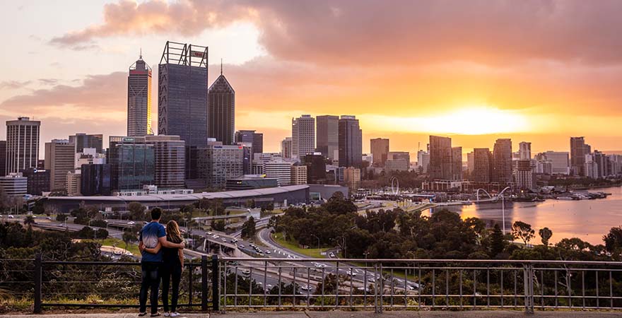 Stadtansicht Perth bei Sonnenuntergang