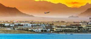 Flugzeug im Landeanflug zum Flughafen Sharm El Sheikh, Ägypten