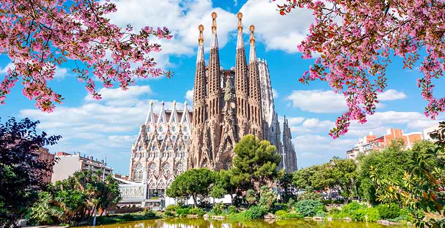 Kathedrale Sagrada Familia im Frühling, Barcelona, ​​​​Spanien