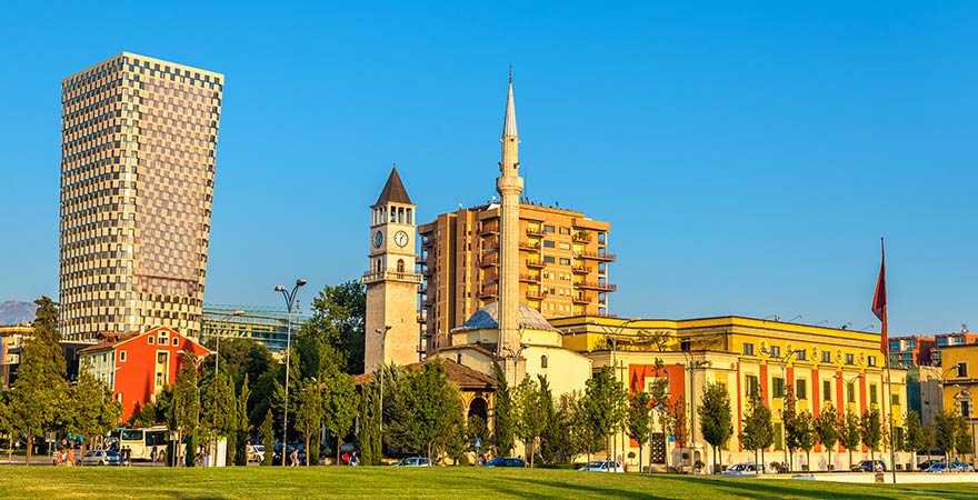 Blick auf die Et’hem-Bey-Moschee in Tirana in Albanien