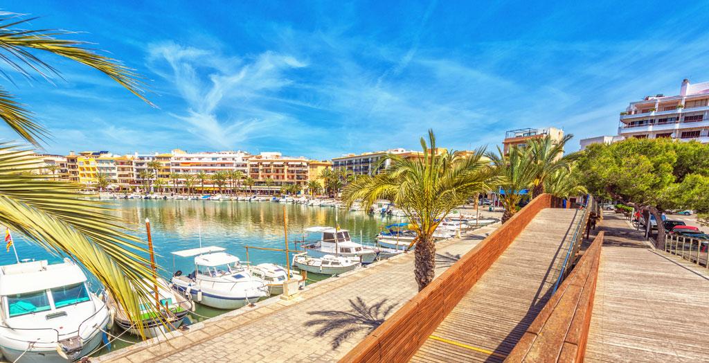 Hafen und Promenade von Port de Alcudia, Mallorca