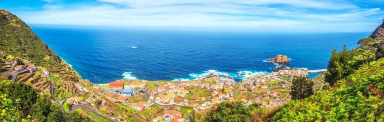 Strand von Porto Moniz auf Madeira, Portugal