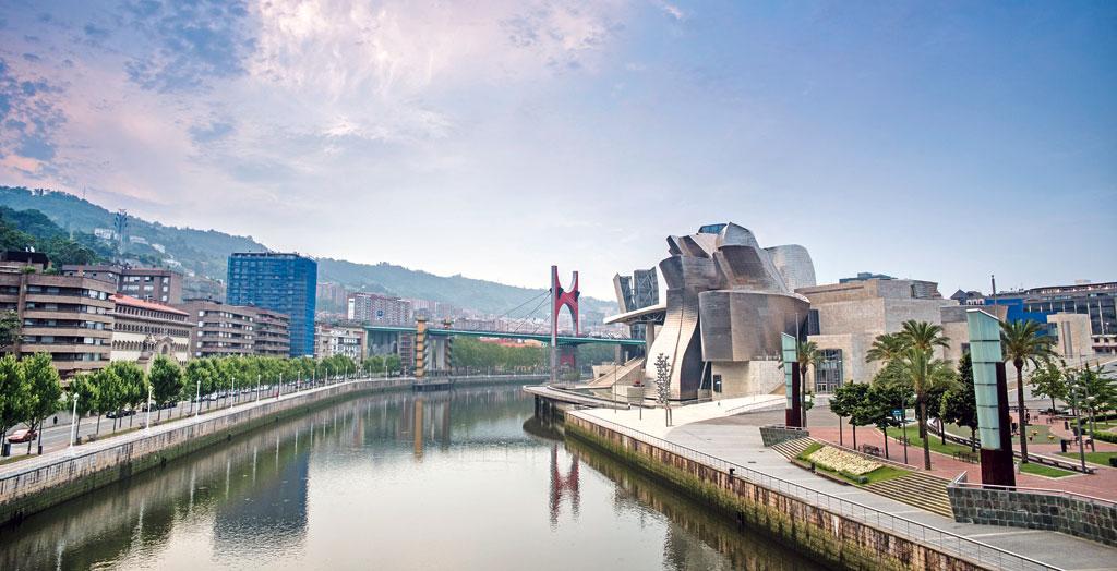 Blick auf das Guggenheim Museum in Bilbao, Spanien