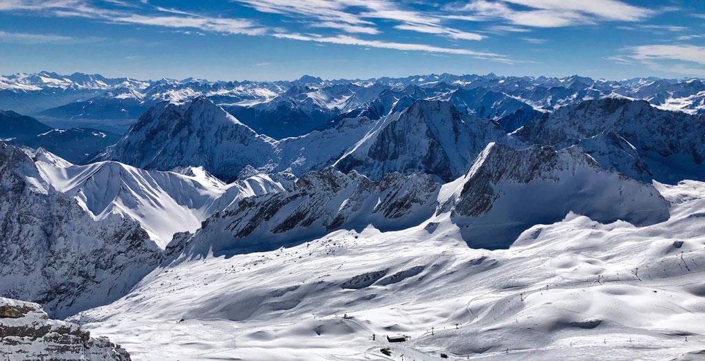 Zugspitze in den Alpen im Winter