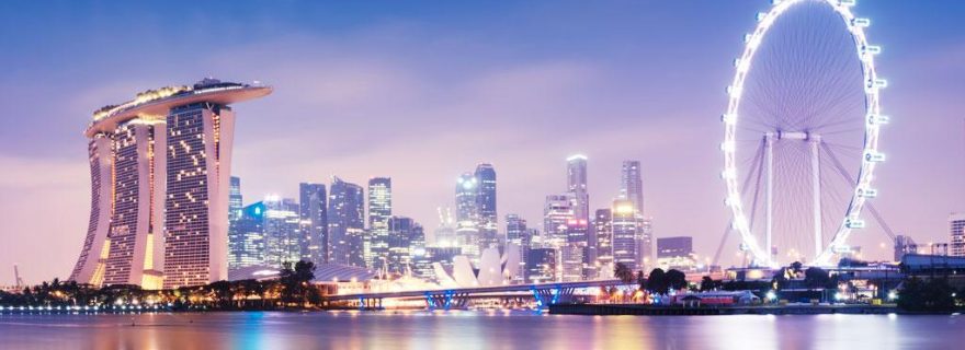 Skyline Singapur bei Nacht