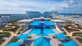 Limak Cyprus De Luxe Hotel & Resort